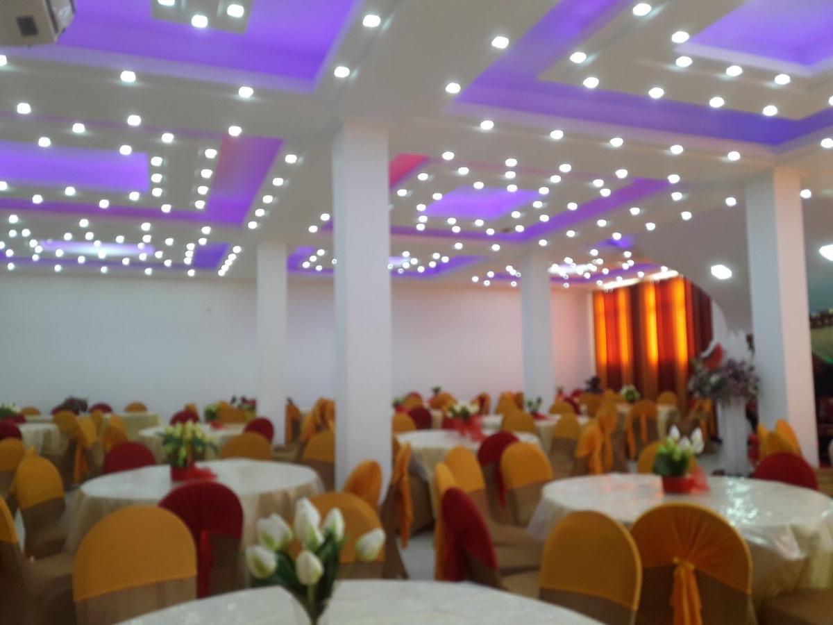 Avanya Hotel And Reception Hall Angunakolapelessa Exteriör bild